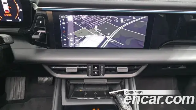 Porsche Macan EV 2025 — ფოტო 19/20