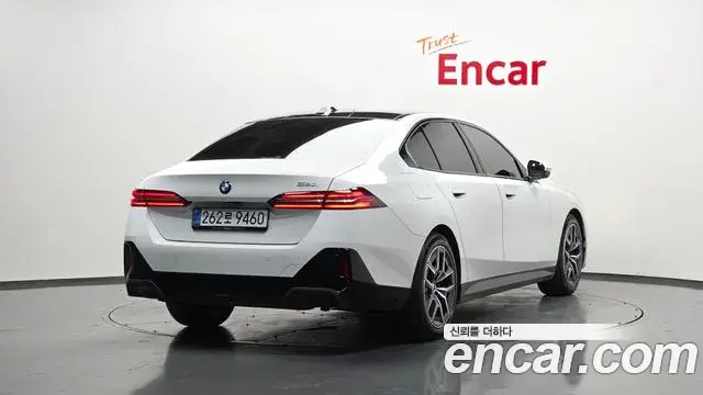 BMW 5 Series 2025 — Şəkil 27/33