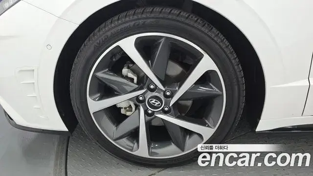 Hyundai Sonata 2021 — Фото 5/20