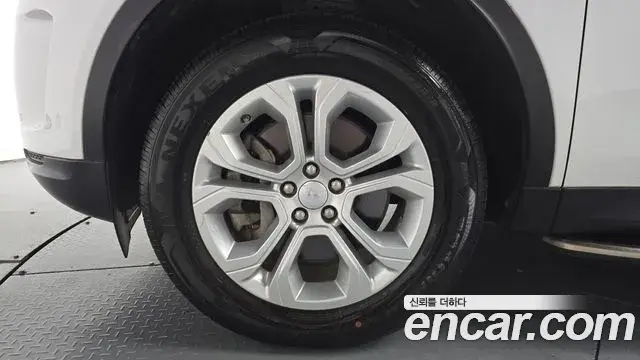 Land Rover Discovery Sport 2020 — ფოტო 29/31