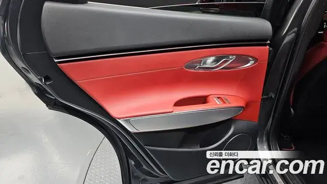 Genesis GV70 2022 — ფოტო 13/30