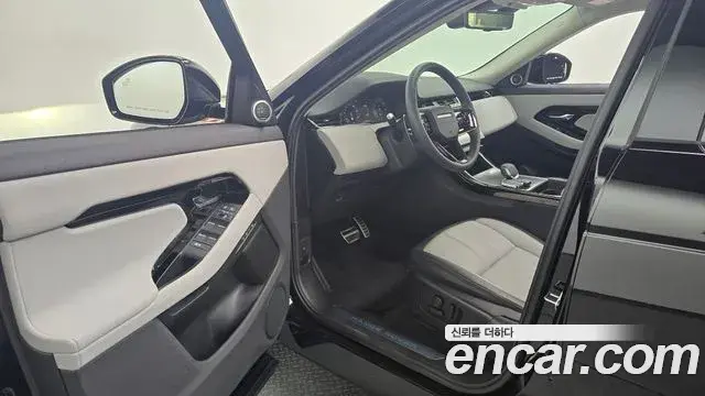 Land Rover Range Rover Evoque 2025 — Photo 19/20