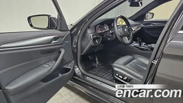 BMW 5 Series 2023 — Şəkil 5/32