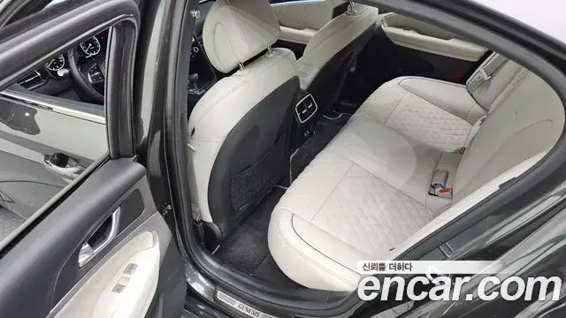 Genesis G70 2025 — ფოტო 13/33