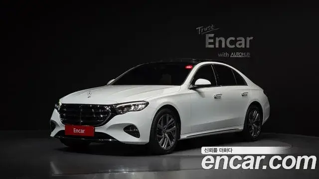 Mercedes-Benz E-Class 2024 — Фото 1/20