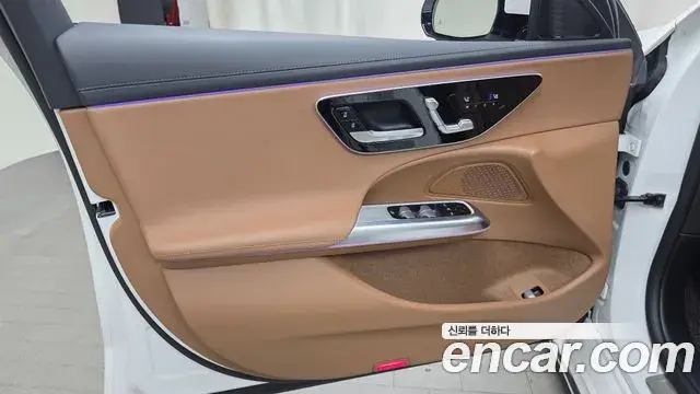 Mercedes-Benz E-Class 2024 — Photo 4/30