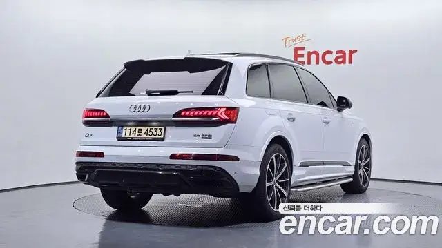 Audi Q7 2021 — Şəkil 6/20