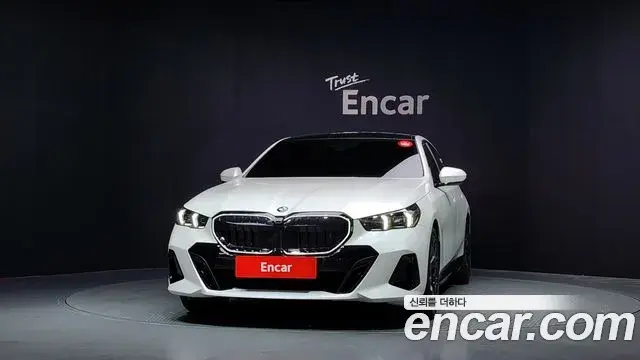 BMW 5 Series 2025 — Photo 13/20