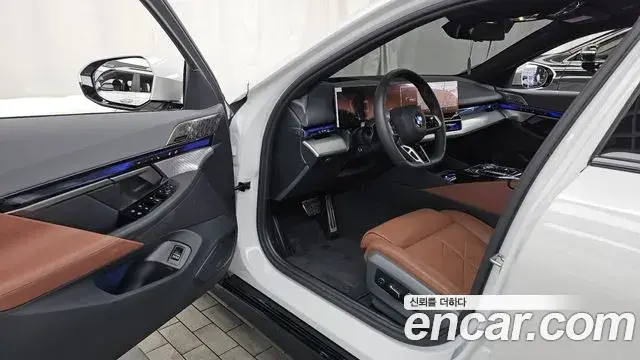 BMW 5 Series 2025 — Photo 16/20