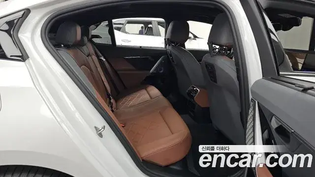 BMW 5 Series 2025 — Photo 9/20