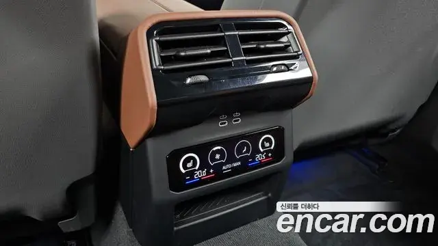 BMW 5 Series 2025 — Photo 1/20
