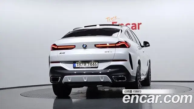 BMW X6 2025 — Photo 11/37