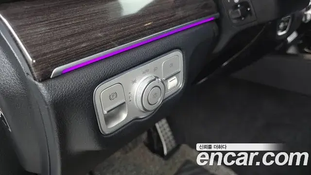 Mercedes-Benz GLE-Class 2021 — ფოტო 29/36