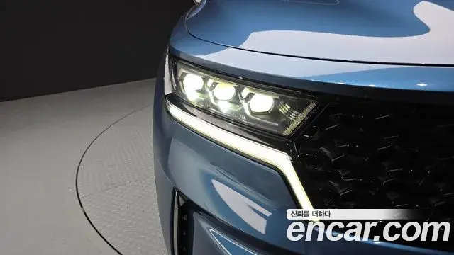 Kia Sorento 2021 — ფოტო 29/33