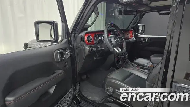 Jeep Wrangler 2023 — Photo 17/20