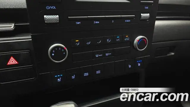 Hyundai Staria 2022 — Фото 19/20