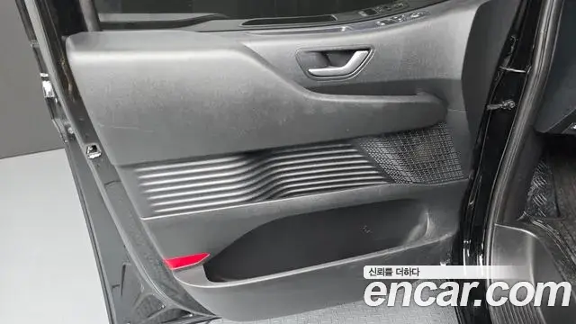 Hyundai Staria 2022 — Şəkil 15/31