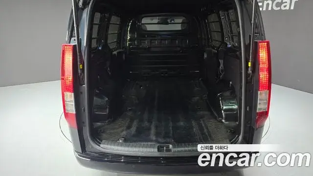 Hyundai Staria 2022 — Şəkil 18/31