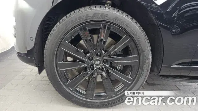 Land Rover Range Rover 2022 — ფოტო 11/40