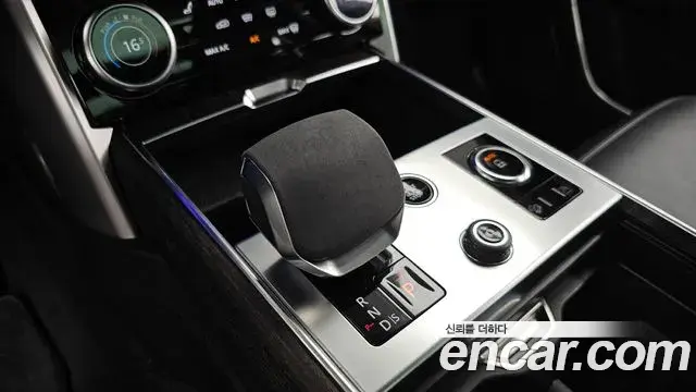 Land Rover Range Rover 2022 — ფოტო 27/40
