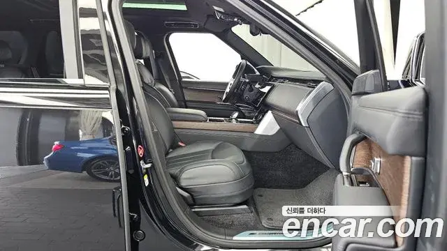 Land Rover Range Rover 2022 — ფოტო 26/40