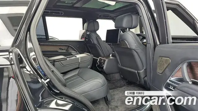 Land Rover Range Rover 2022 — ფოტო 35/40