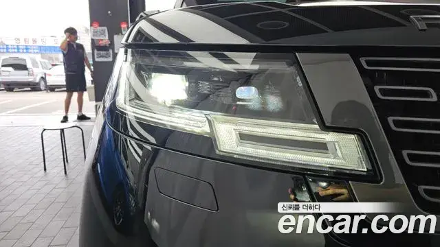 Land Rover Range Rover 2022 — ფოტო 36/40
