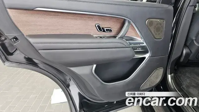 Land Rover Range Rover 2022 — ფოტო 22/40
