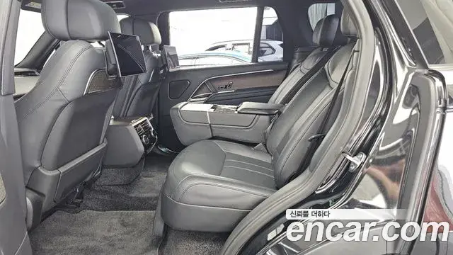 Land Rover Range Rover 2022 — ფოტო 16/40
