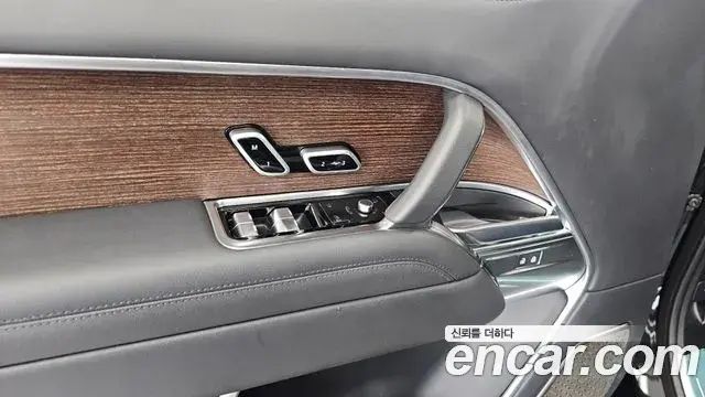 Land Rover Range Rover 2022 — ფოტო 4/40