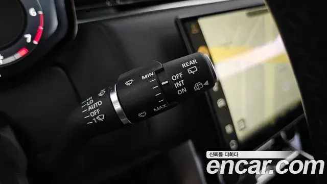 Land Rover Range Rover 2022 — ფოტო 14/40