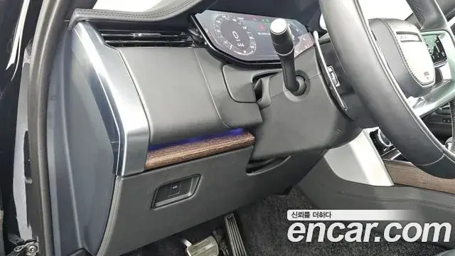 Land Rover Range Rover 2022 — ფოტო 17/40