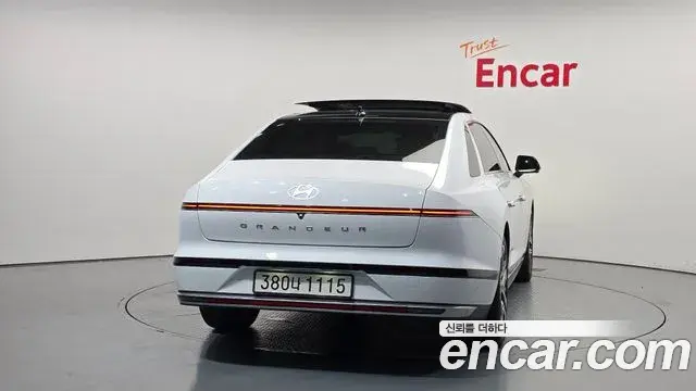 Hyundai Grandeur Hybrid 2024 — Photo 8/34