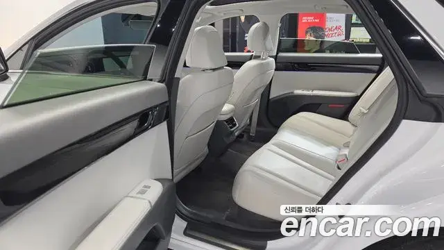 Hyundai Grandeur Hybrid 2024 — Photo 24/34