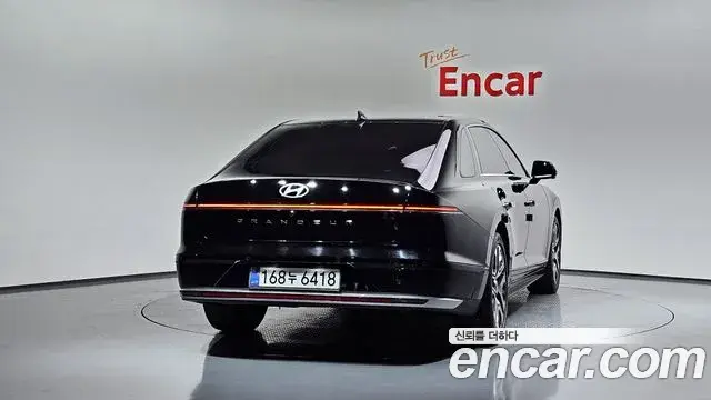Hyundai Grandeur Hybrid 2023 — ფოტო 29/35