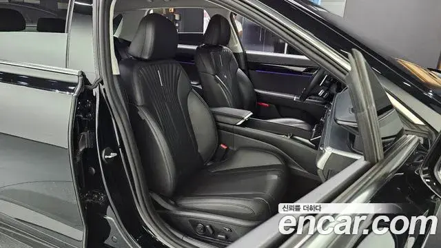 Hyundai Grandeur Hybrid 2023 — ფოტო 19/35