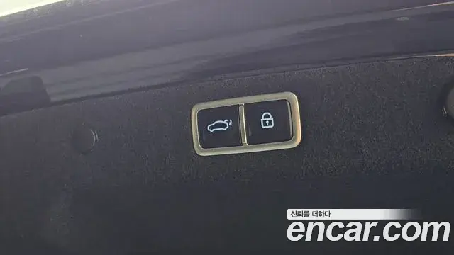 Hyundai Grandeur Hybrid 2023 — ფოტო 21/35