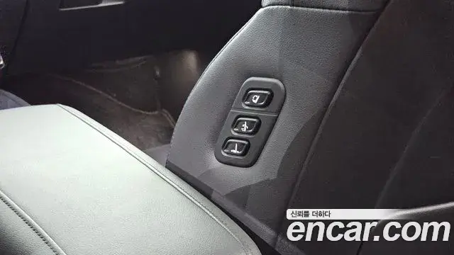 Hyundai Grandeur Hybrid 2023 — ფოტო 9/35