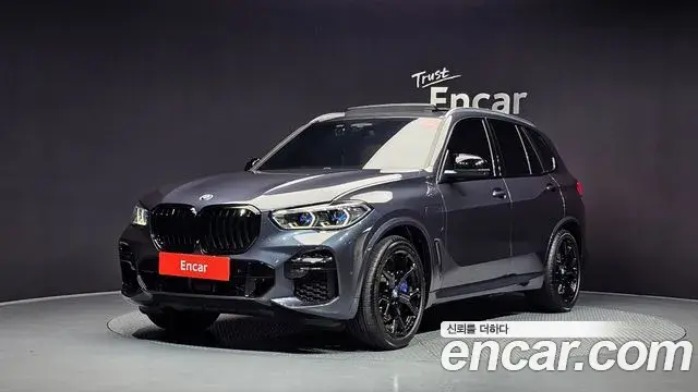 BMW X5 2022 — Фото 1/20