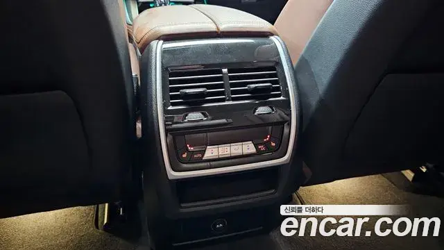 BMW X5 2022 — ფოტო 24/32