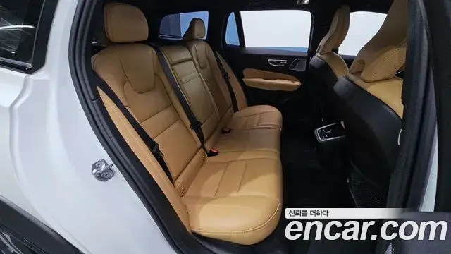 Volvo V60 Cross Country 2019 — ფოტო 12/36