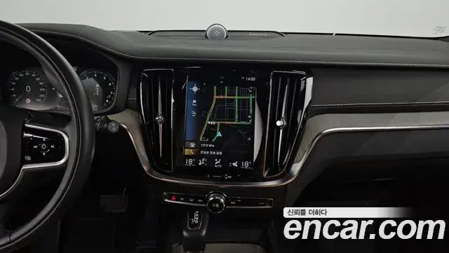 Volvo V60 Cross Country 2019 — ფოტო 11/36