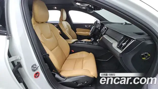 Volvo V60 Cross Country 2019 — ფოტო 10/36