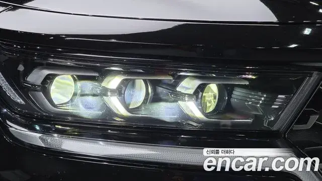 Kia Sorento 2022 — ფოტო 18/36