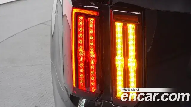 Kia Sorento 2022 — ფოტო 8/36