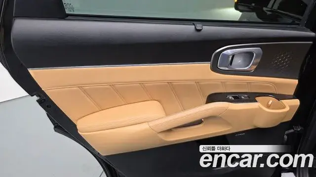 Kia Sorento 2022 — ფოტო 7/36