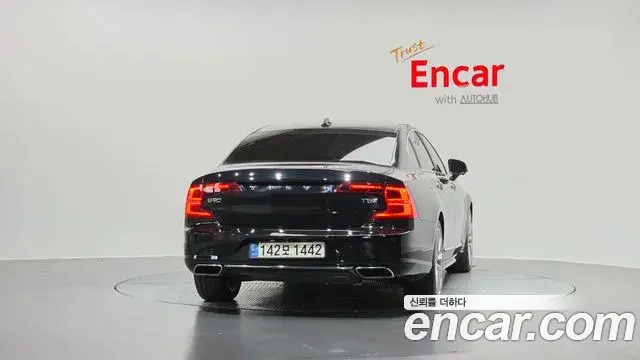 Volvo S90 2019 — ფოტო 11/34
