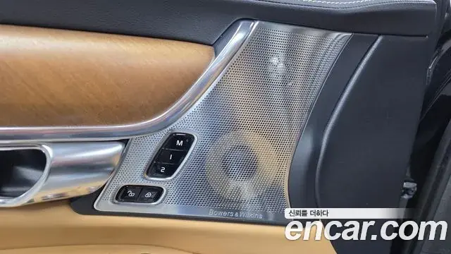 Volvo S90 2019 — ფოტო 33/34