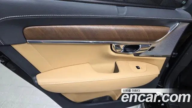 Volvo S90 2019 — ფოტო 21/34