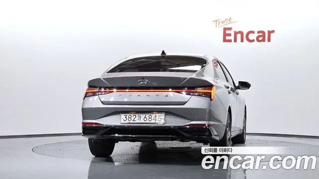 Hyundai The New Avante Hybrid 2021 — ფოტო 2/32